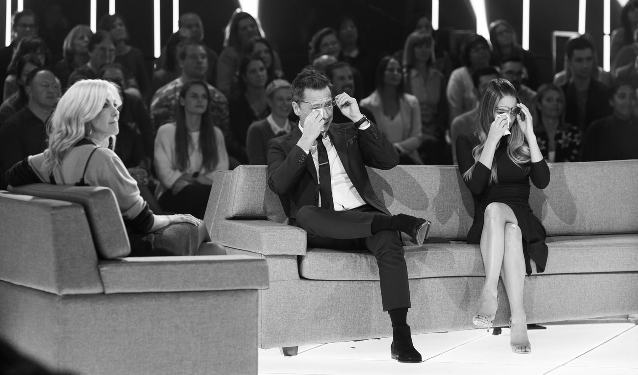 Stéphane Rousseau fond en larmes pendant 1res fois en revoyant sa famille
