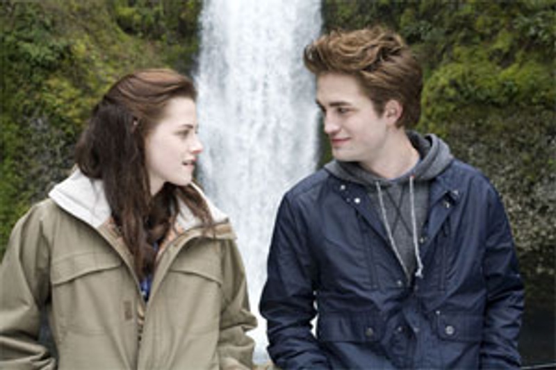 Kristen Stewart et Robert Pattinson dans Twilight : La fascination