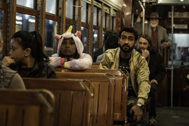Une scène du film The Lovebirds