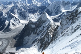 Une scène du film The Summit