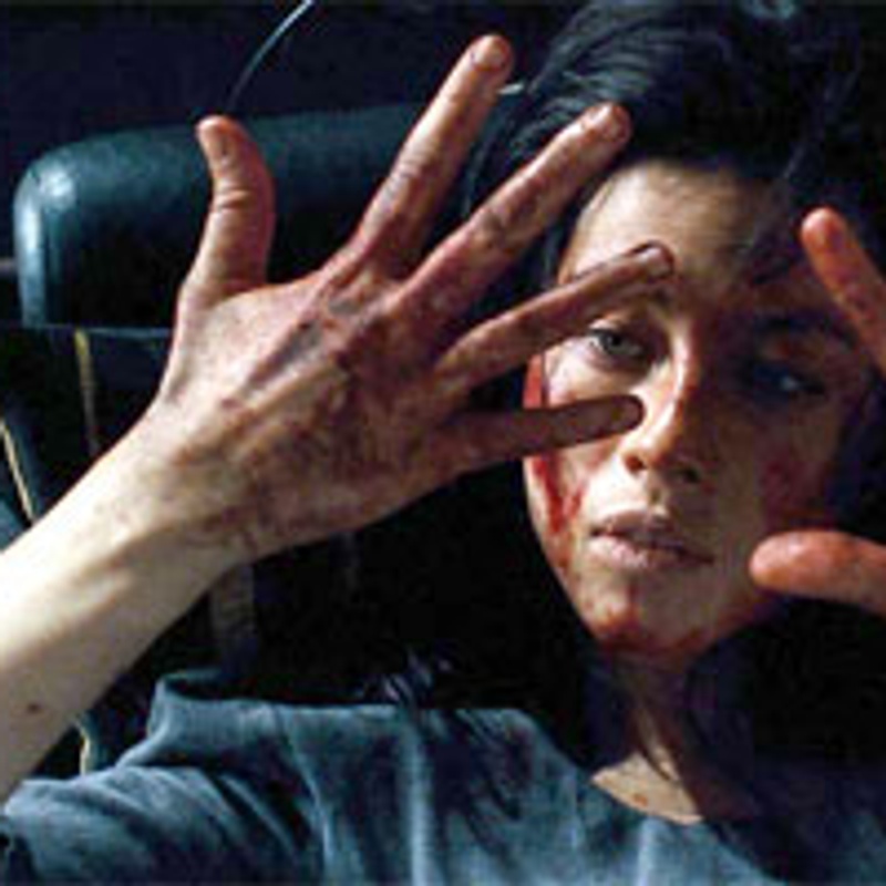 Mylène Jampanoï dans le film Martyrs