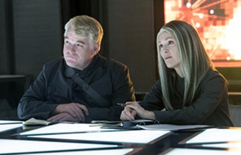 Julianne Moore et Philip Seymour Hoffman dans The Hunger Games: Mockingjay - Part 1