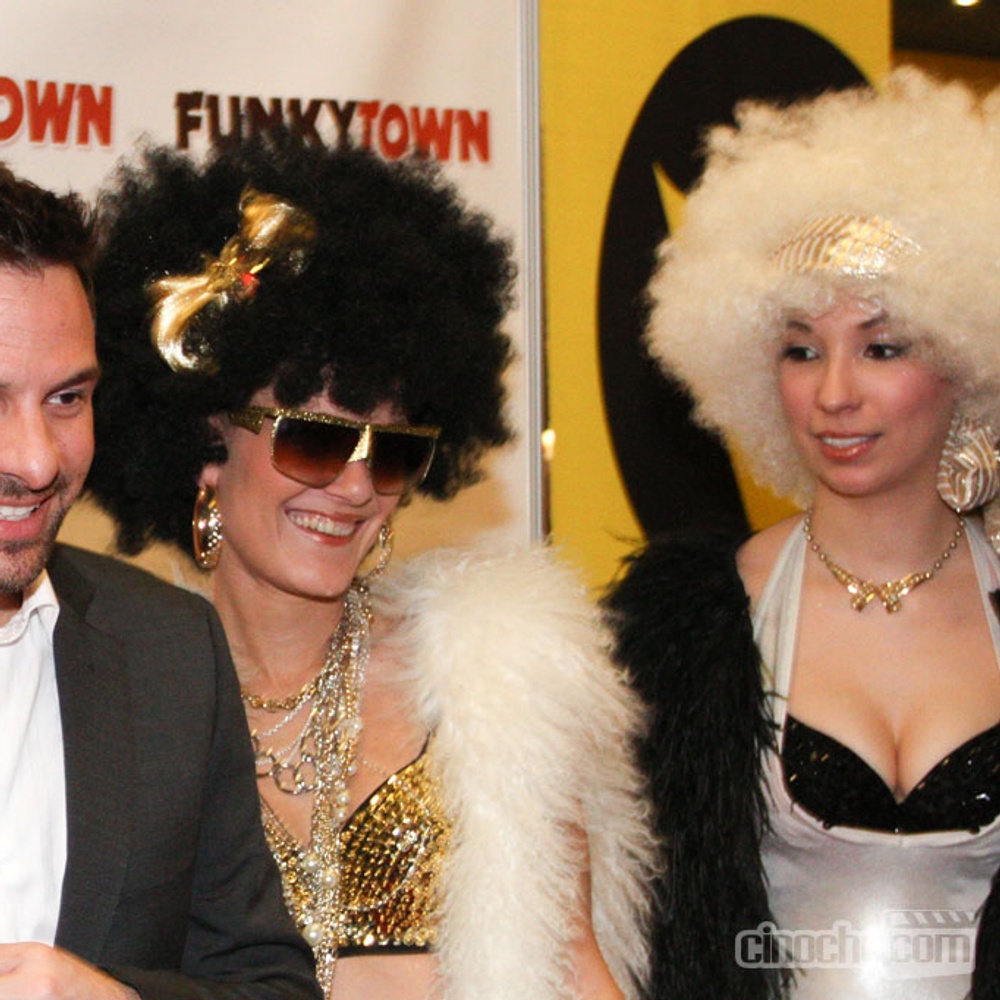 Sur le tapis rouge du film Funkytown
