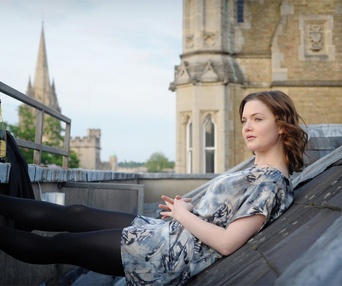 Une scène du film The Riot Club