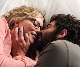 Une scène du film Le baiser du barbu