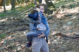 Une scène du film It Comes At Night