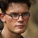 Jeremy Irvine dans The Railway Man