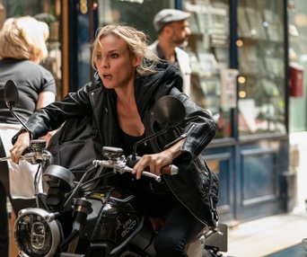 Une scène du film The 355