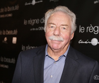 Sur le tapis rouge de Le règne de la beauté