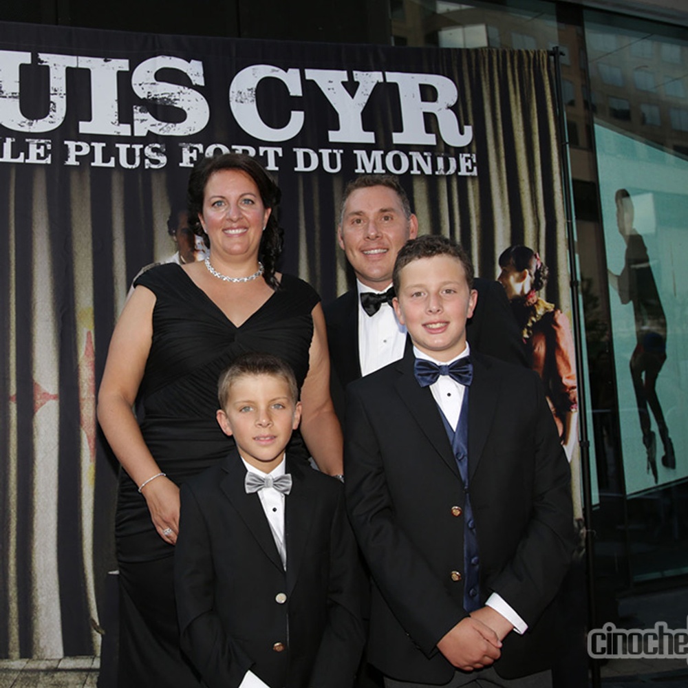 Sur le tapis rouge de Louis Cyr : L'homme le plus fort du monde