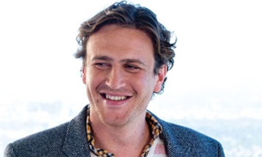 Jason Segel jouera un policier sous-couverture dans les années 80