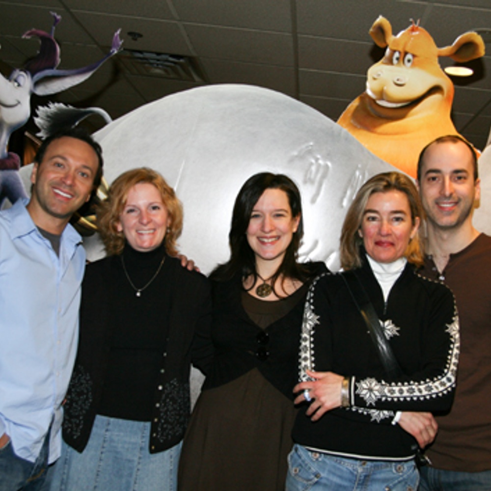 Joël Legendre, Aline Pinsonneault, Mélanie Laberge, Anne Bédard et Frédérick Paquet sur le tapis rose de Horton entend un Qui!