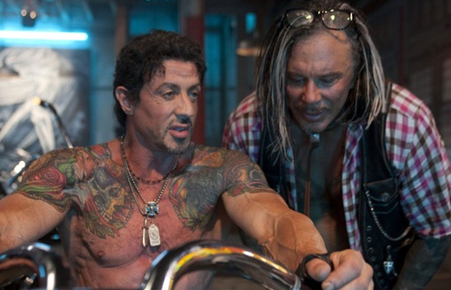 Sylvester Stallone et Mickey Rourke dans le film Les sacrifiés