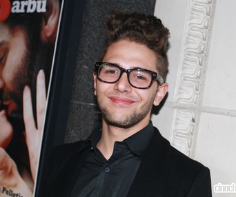 Sur le tapis rouge du film Le baiser du barbu