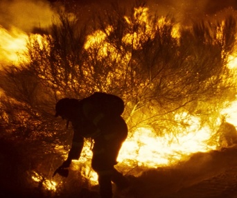 Une scène du film Viendra le Feu