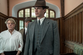Une scène du film Six Minutes to Midnight