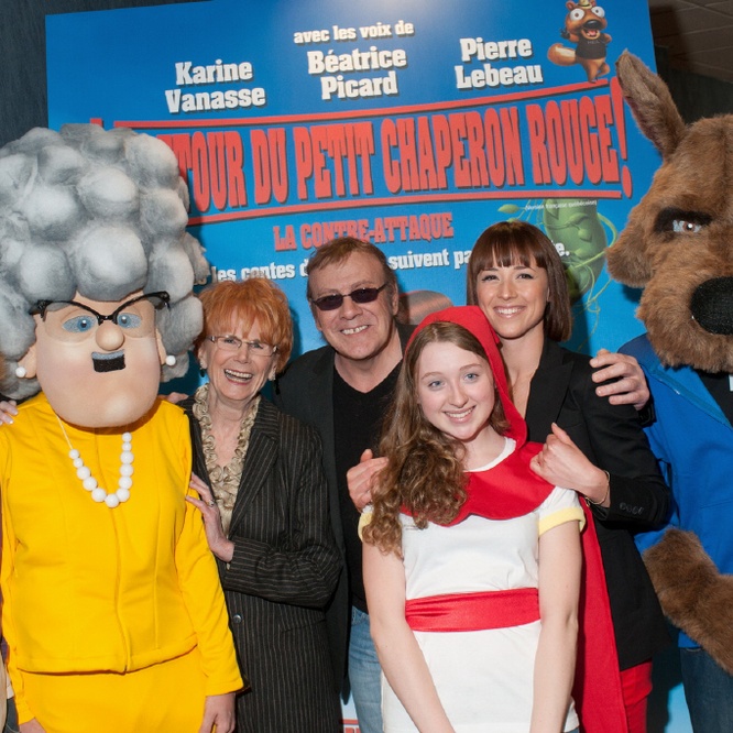 Sur le tapis rouge du film <EM>Le retour du petit chaperon rouge : La contre-attaque</EM>