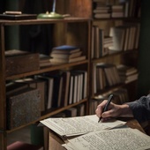 Une scène du film <em>Les fleurs bleues</em>