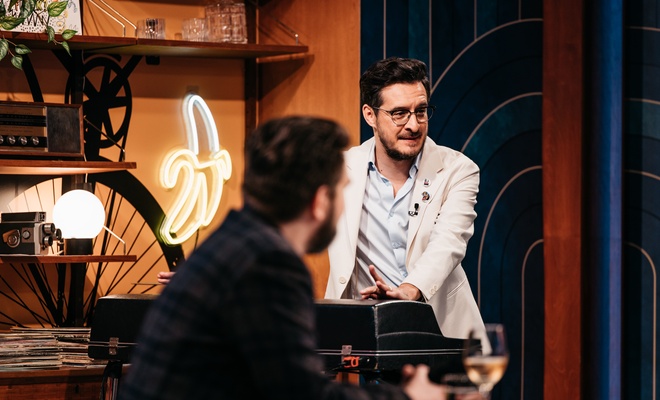 Image de l'article Le fils de Bernard Drainville, Lambert, visite le plateau de «On va se le dire »