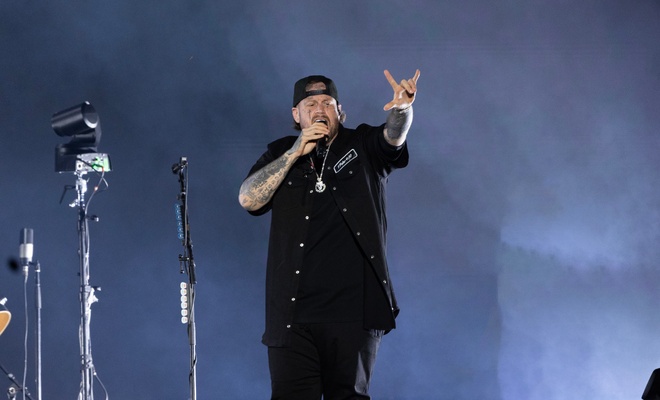 Image de l'article Grande messe country-rock pour Jelly Roll en clôture du FEQ