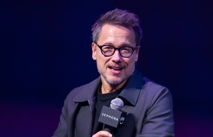 Image de l'article Stéphane Rousseau livre une performance épatante au lancement de «Karaoké Club »