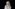 Image de l'article Mariloup Wolfe pose sur un tapis rouge avec son fils qui a bien grandi