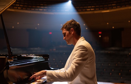 Image de l'article Bande-annonce : Jean-Philippe Perras endosse un nouveau rôle complexe dans «Dérive »