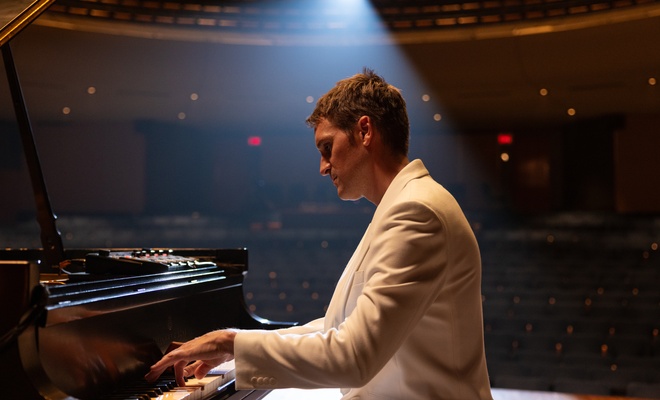 Image de l'article Bande-annonce : Jean-Philippe Perras endosse un nouveau rôle complexe dans «Dérive »