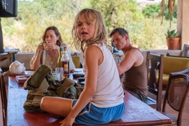 Images du film Don't Let's Go to the Dogs Tonight
