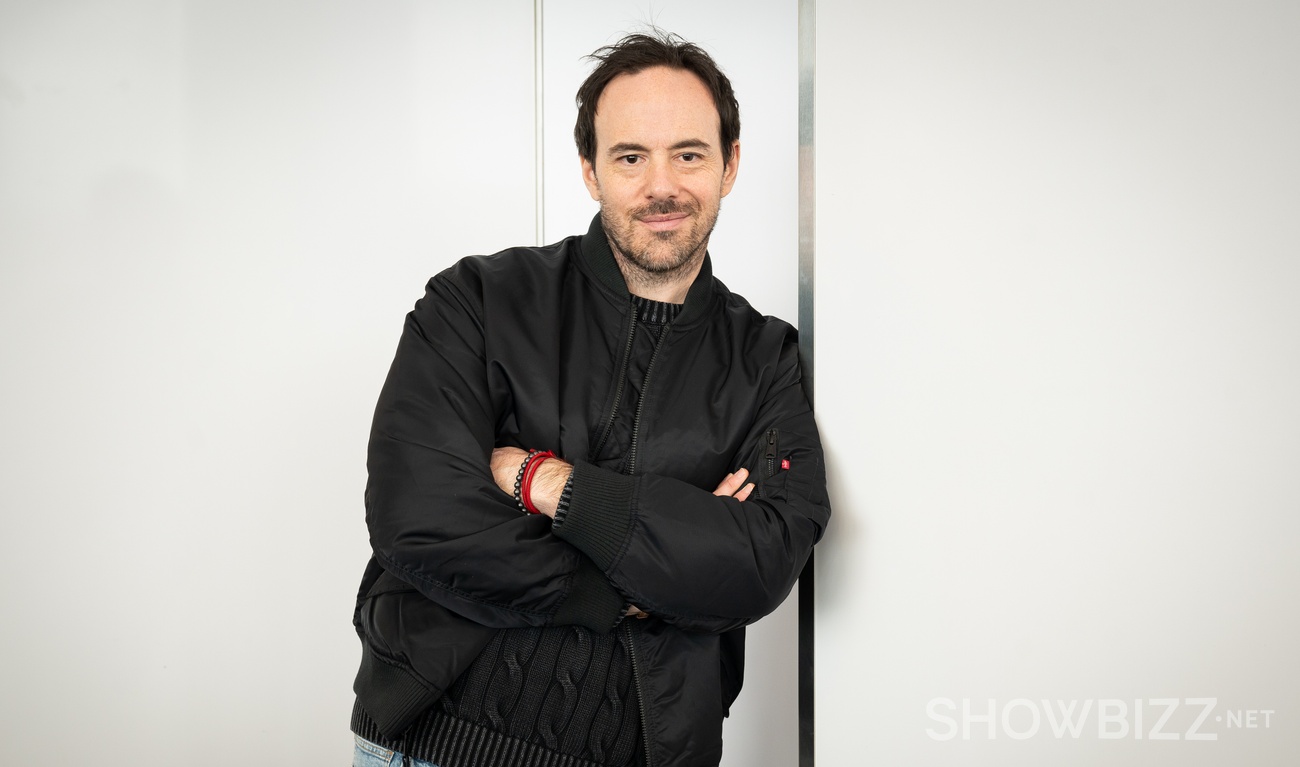 Image de l'article Fred-Éric Salvail défile sur un tapis rouge avec sa fille