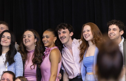 Image de l'article Cette académicienne pose pour Simons