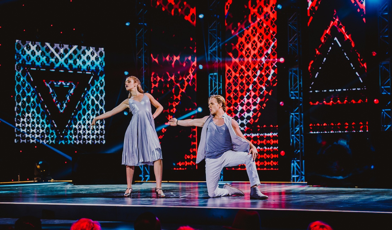 Des images des premiers couples à compétitionner aux Dieux de la danse