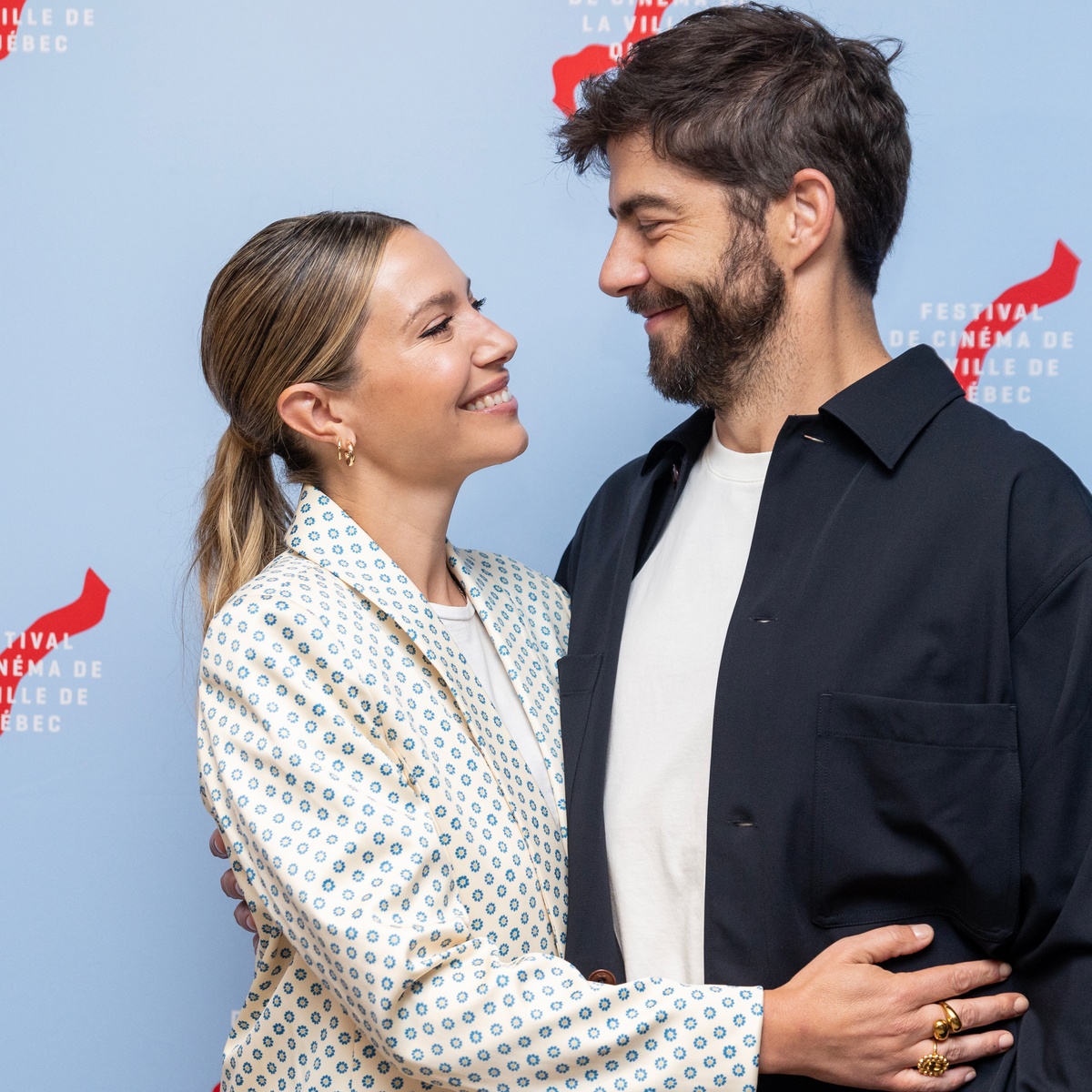 Sur le tapis rouge du film Simple comme Sylvain