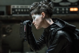 Une scène du film The Girl in the Spider's Web Une scène du film The Girl in the Spider's Web