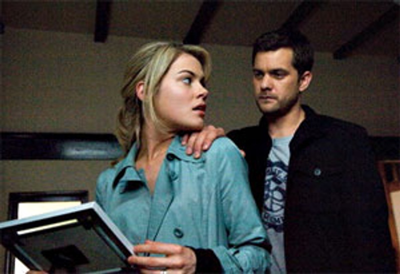 Joshua Jackson et Rachael Taylor dans le film Obturateur