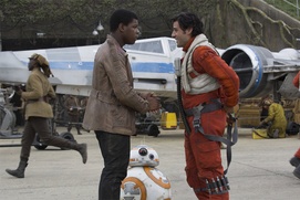 Une scène du film Star Wars: The Force Awakens Une scène du film Star Wars: The Force Awakens