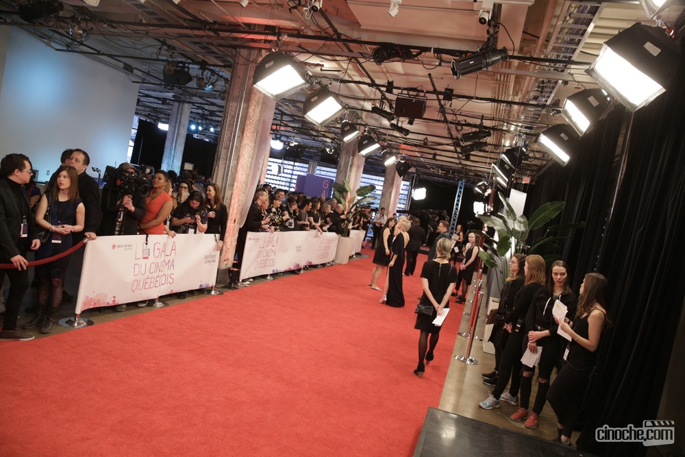 Sur le tapis rouge de Gala du cinéma Québécois