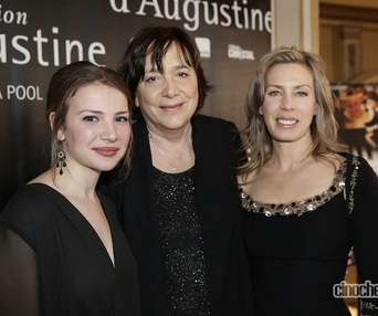 Sur le tapis de rouge du film La passion d'Augustine