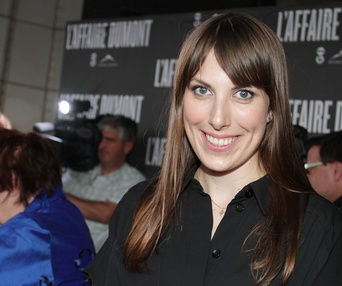 Sur le tapis rouge du film L'affaire Dumont