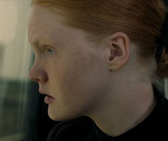 Une scène du film Sur la terre comme au ciel