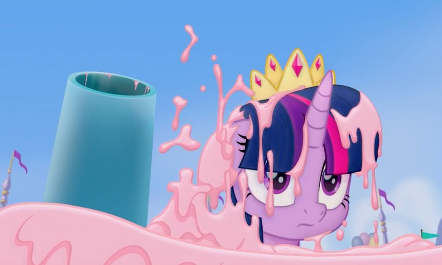 Des arcs-en-ciel, du glaçage et des couronnes dans la bande-annonce en français de Mon petit poney