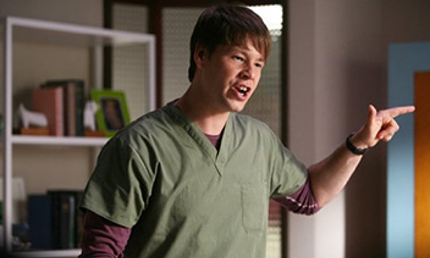 Ike Barinholtz obtient le premier rôle de la comédie The Nest
