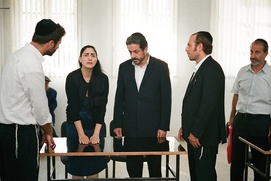 Une scène du film Gett - Le procès de Viviane Amsalem
