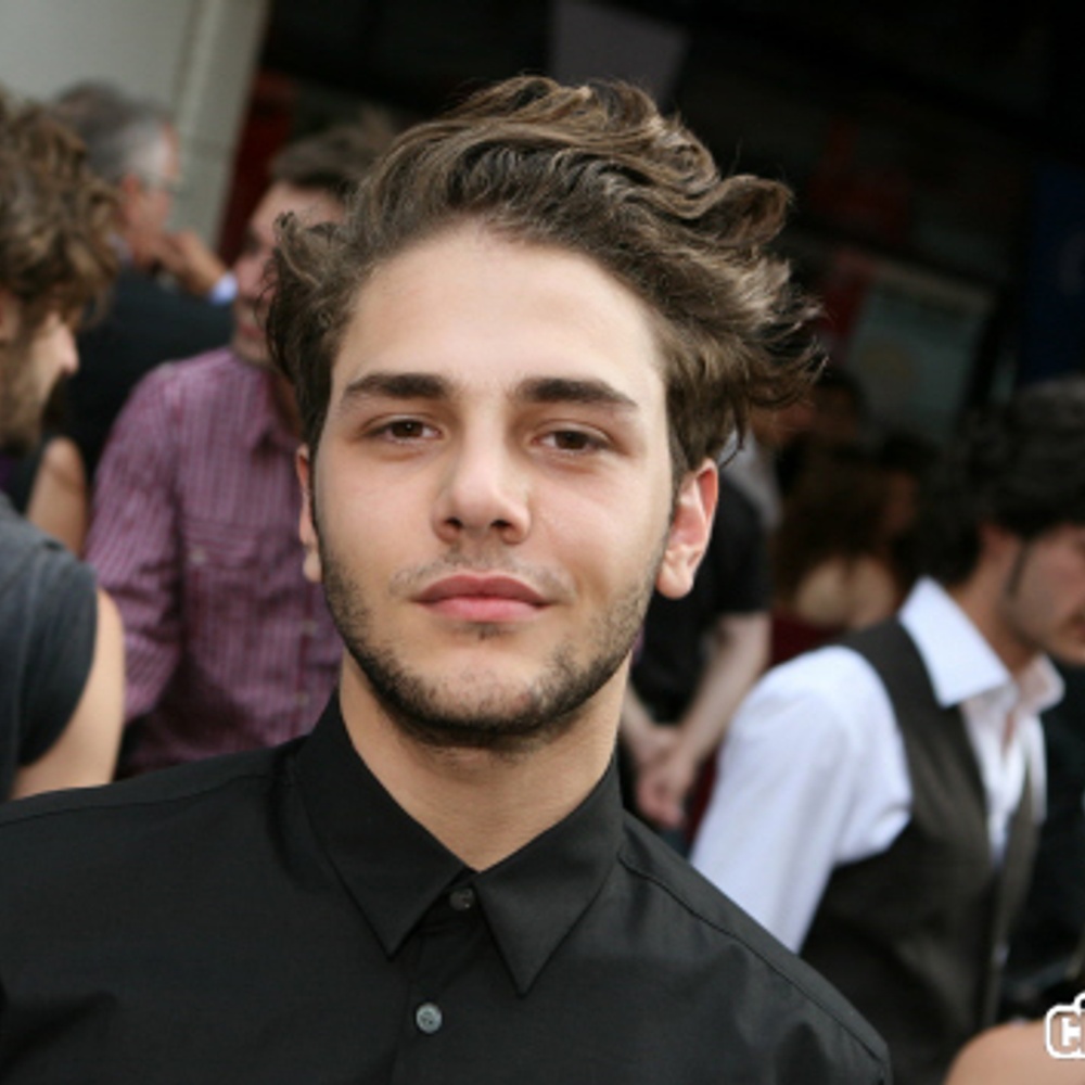 Xavier Dolan sur le tapis rouge de Les pieds dans le vide