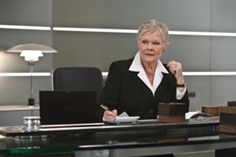 Judi Dench dans 007 Quantum