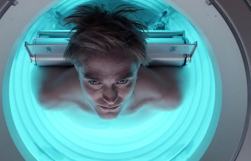 Robert Pattinson dans le film Mickey 17