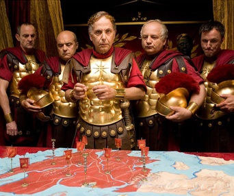 Une scène du film Astérix et Obélix : Au service de Sa Majesté