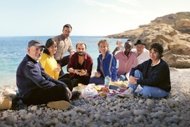 Une scène du film Et la fête continue Une scène du film Et la fête continue