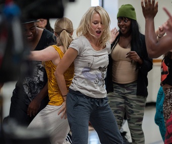 Une scène du film While We're Young