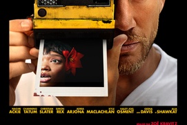Affiche du film Souriez, tout va bien Affiche du film Souriez, tout va bien